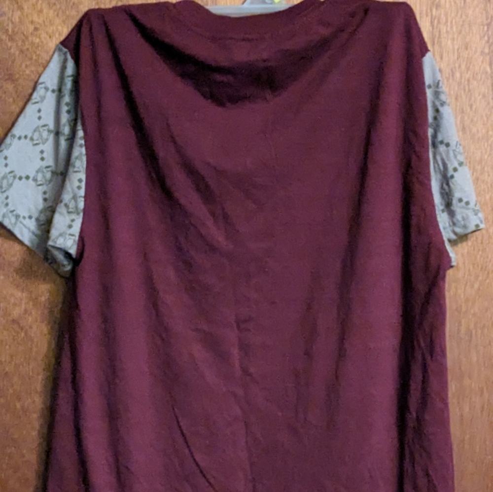 T-shirt - Picture 2 of 2